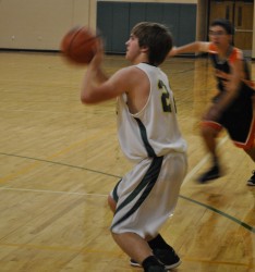 Branton Kindla on the way for 11 points in win over Llano