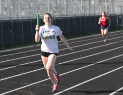 Brookelynn Helmke running Relays