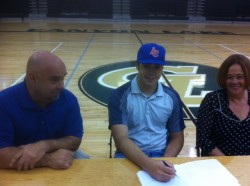 Michael Brady signs with Angelina Junior College