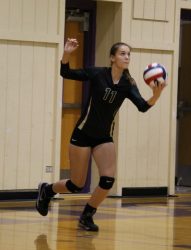 Anna Bettersworth with a Jump Serve