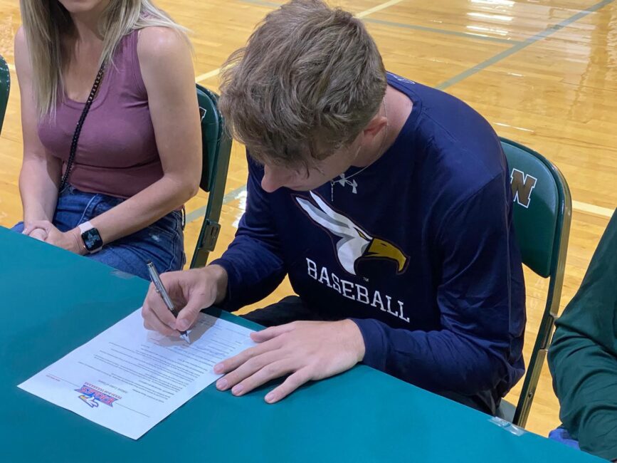 Peyton McMullen signs a Baseball letter of intent for Texas A&M-Texarkana
